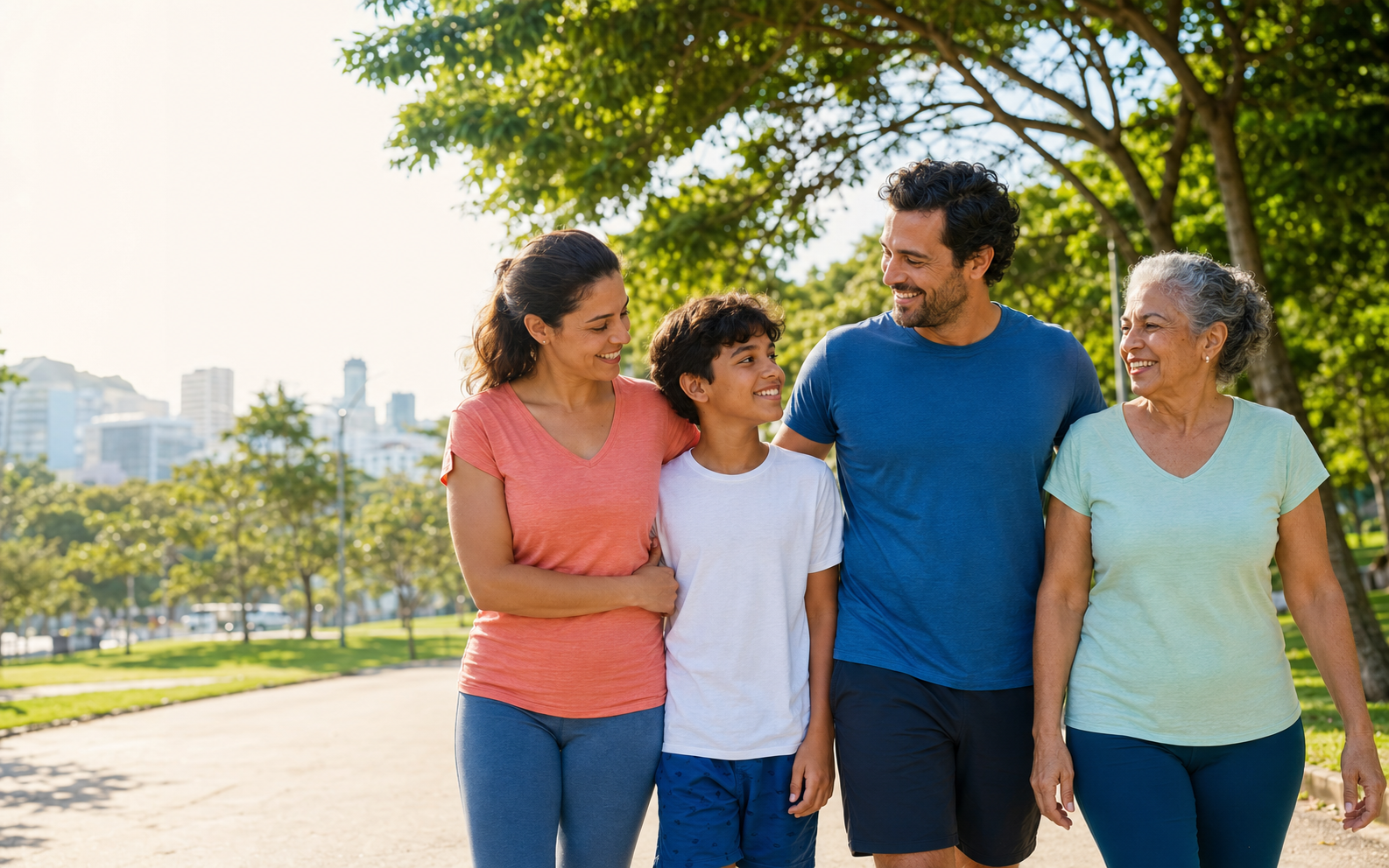 Família caminhando em um parque